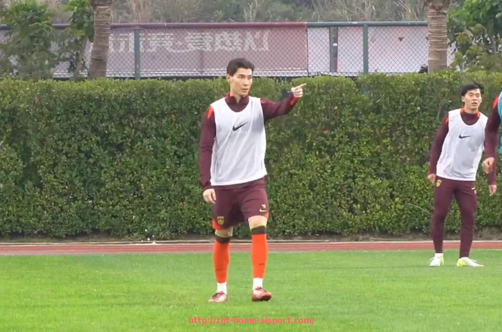 爱体育-法甲球员进攻战略的多样化发展及其实战应用研究